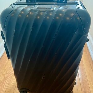 Tumi 19 DEGREE ALUMINUM International Carry-On